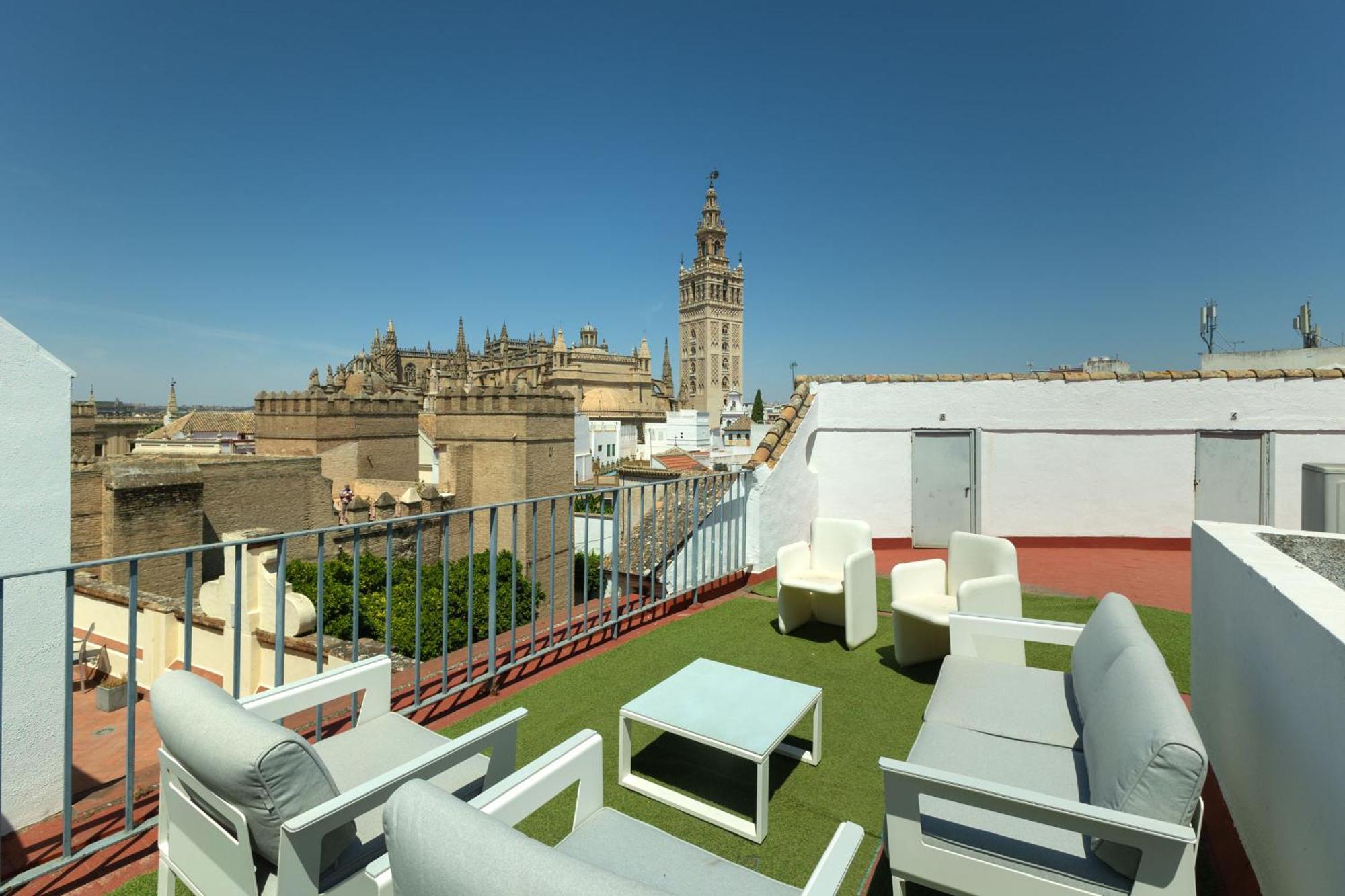 Ferienwohnung Alianza Giralda Sky View By Valcambre Sevilla Exterior foto